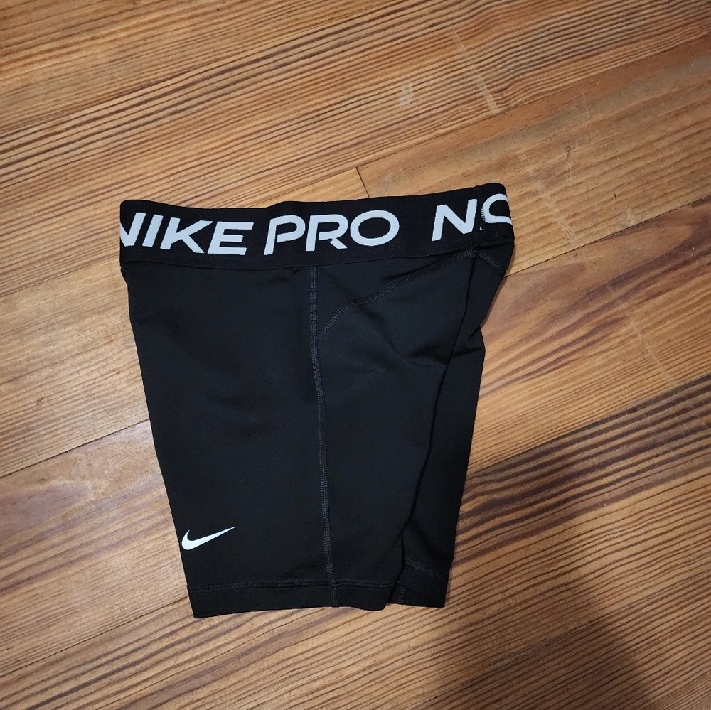 Nike Pro